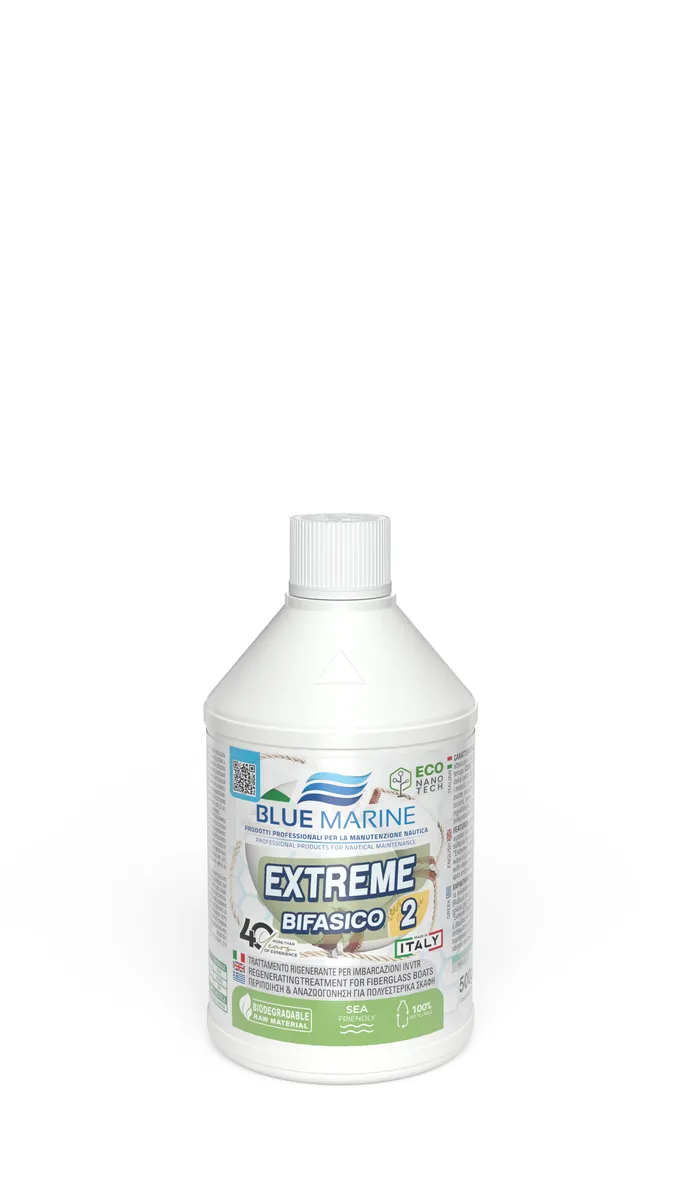 Zaštitni polirajući vosak: drugi korak dvostupanjskog regenerirajućeg sustava za stakloplastične brodove.